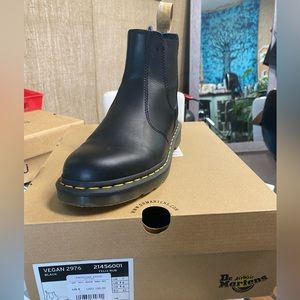Dr. Martens Vegan